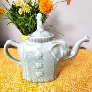 Vintage Elephant Teapot Green Celadon Glaze Oriental Asian Royal Pier One
